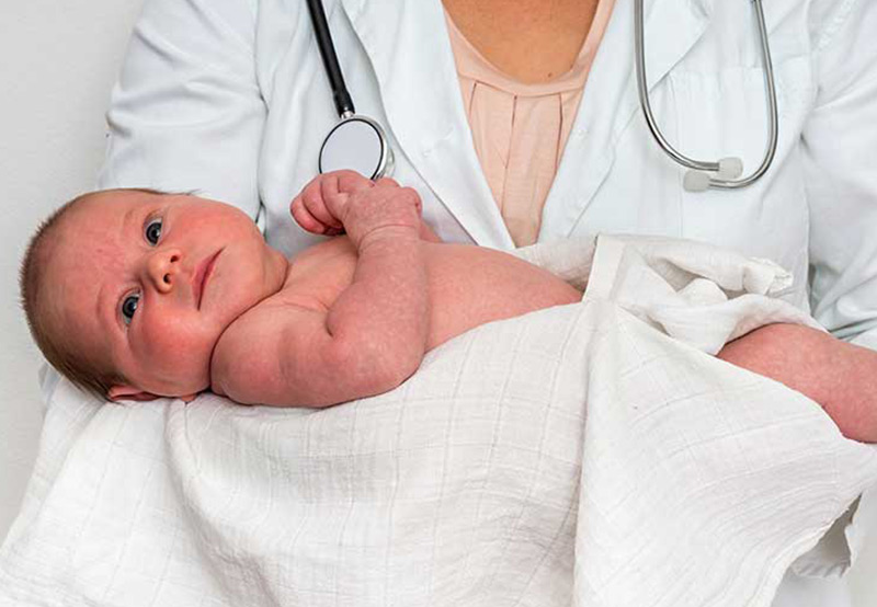 comforting-after-newborn-circumcision-Dr.-Elias-Wehbi